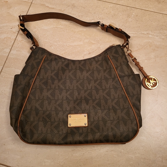 A brown michael kors purse - Picture 1 of 2